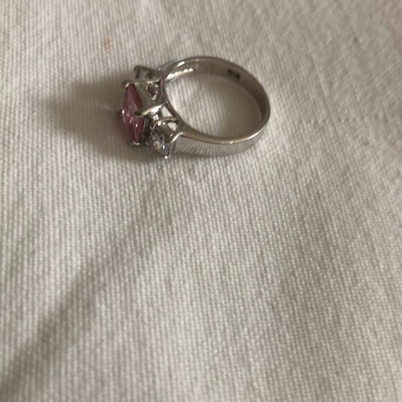 Pink Cubic zirconia ring - Picture 2 of 3